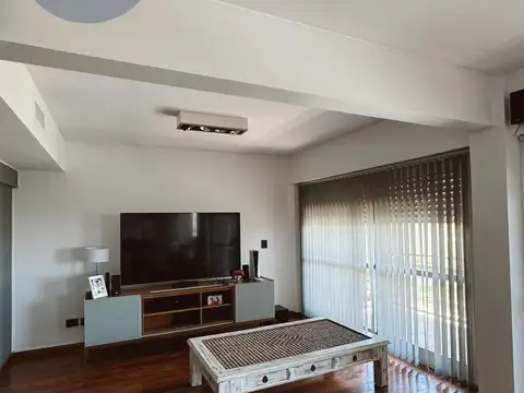 Departamento en Alquiler de 6 ambientes