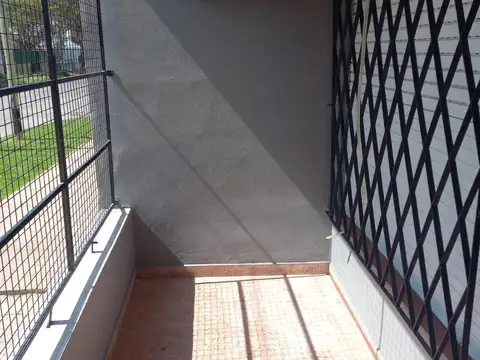 Depto Tipo Casa 2 ambientes con 1 baño
