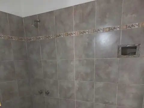 Depto Tipo Casa en Alquiler en José León Suárez, $ 400.000