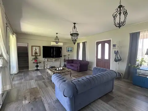 Casa en Venta con 4 cocheras