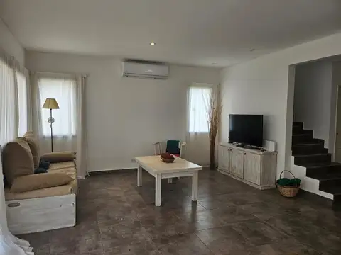 Casa en Venta con 5 cocheras