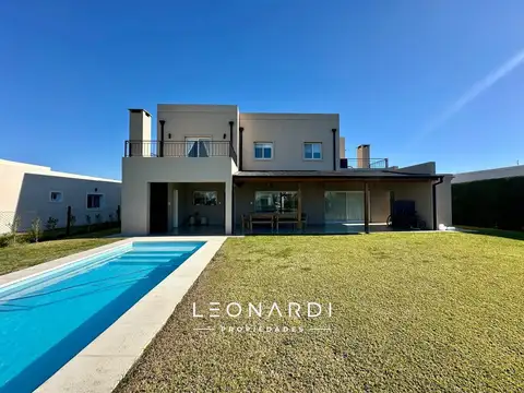 Casa en Venta, GBA Norte, 6 Ambientes en Haras Santa Maria - El Molino