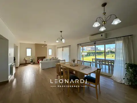 Casa 6 ambientes con 3 baños