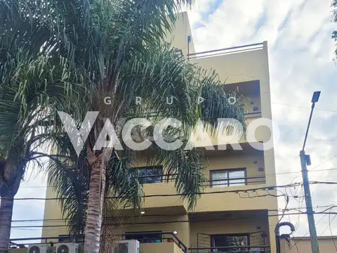 Hipólito Yrigoyen 100, Piso 2