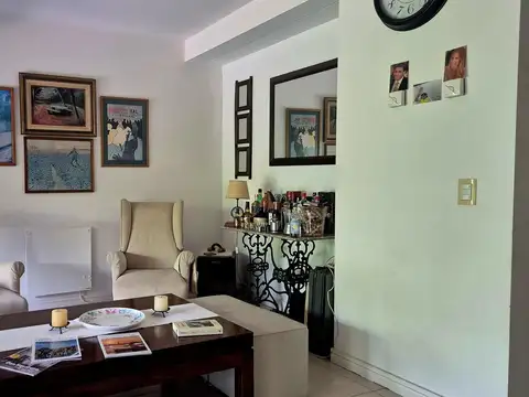 Av de Los Fundadores   60
