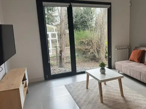 EXCELENTE PH CON JARDIN EN MELIPAL BARILOCHE 