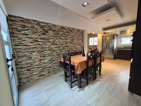 Se vende hermosa casa, 2 dormitorios, B° Chingolo!