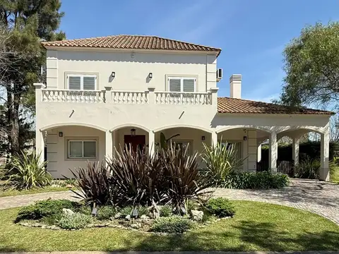 CASA EN VENTA BARRIO PRIVADO APTO CREDITO