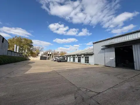 Excelente deposito en alquiler de 645 m2 en Don torcuato, a 2 km de la panamericana. Ideal Logistica