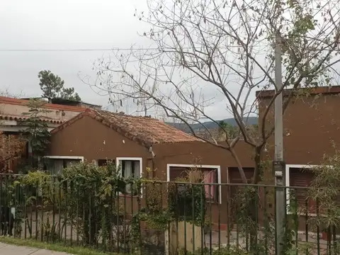 CASA A LA VENTA EN LOS PERALES
