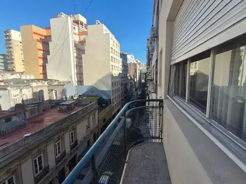 Esmeralda 1000, Piso 4