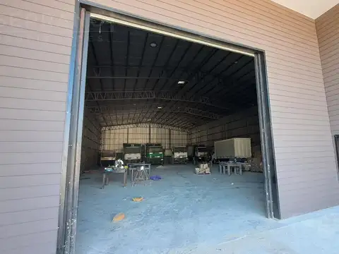 LDO. Alquiler Comercial. Galpón 1000m2. Parque Industrial. Pavón. Exaltacion de la Cruz