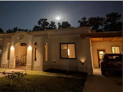 Casuarinas Del Pilar