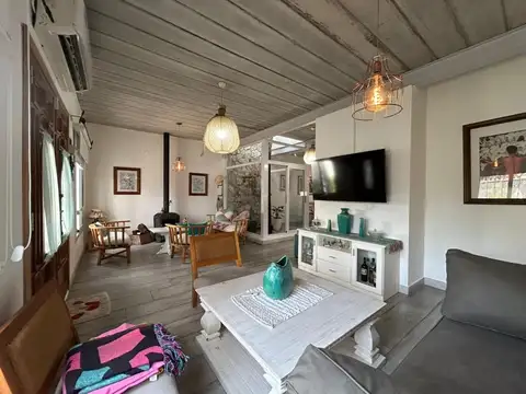 VENTA CASA 4 AMB. APTA CREDITO CASTELAR NORTE