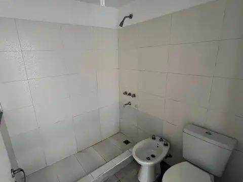 ALQUILER UN DORMITORIO BARRIO ARROYITO.