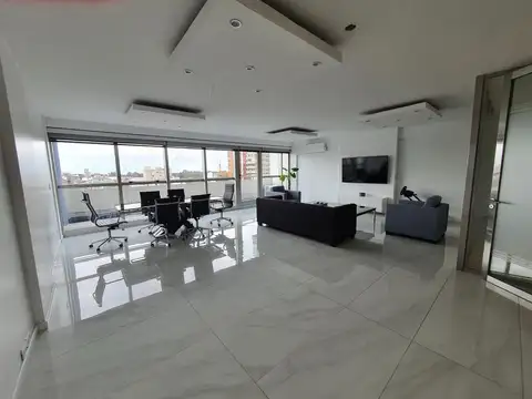 Oficina en Alquiler al Este