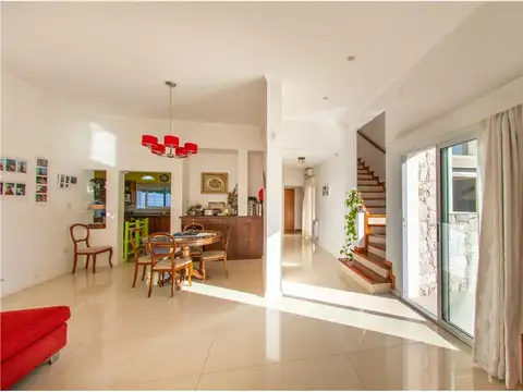 Casa en Venta en Villa Elisa, USD 265.000