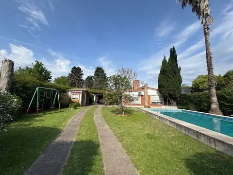 VENTA CASA 2 DORMITORIOS CON PILETA EN ROLDAN