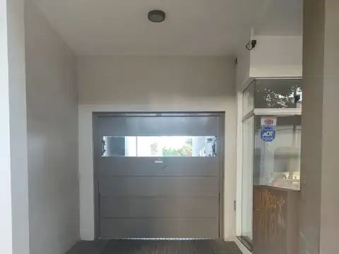 Venta de cochera semicubierta en La Plata