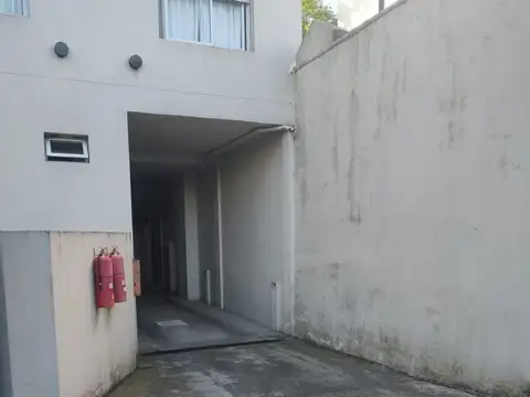Venta de cochera semicubierta en La Plata