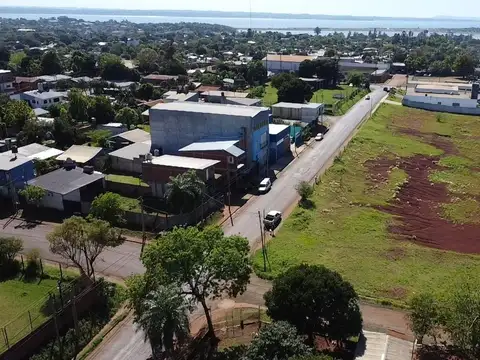 Gran Terreno Comercial a Mts de Av. Cocomarola