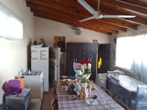 Casa 4 ambientes con 1 baño
