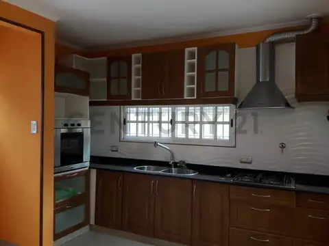 Venta PH 4 amb con patio en Castelar IDEAL PRIMERA VIVIENDA O INVERSOR . Apto Crédito