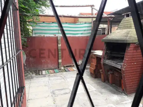 Venta PH 4 amb con patio en Castelar IDEAL PRIMERA VIVIENDA O INVERSOR . Apto Crédito