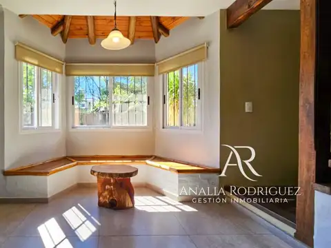 VENTA - CASA DE 4 AMBIENTES SOBRE LOTE DE 573 m² - PILETA, DEPENDENCIA, GRAN PARQUE Y COCHERAS – BELEN DE ESCOBAR