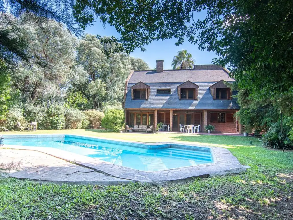 Casa en Venta en San Carlos Country Club - 4 dormitorios