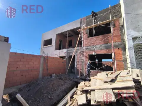 Depto Tipo Casa en Venta con 1 cocheras