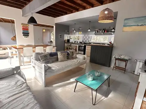 Casa 4 ambientes con 3 baños
