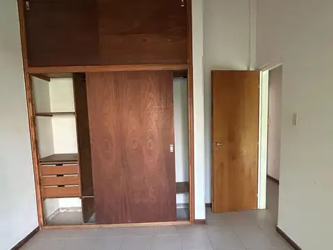 Casa 5 ambientes con 1 baño