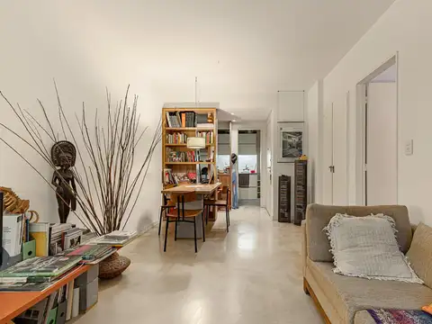 DEPARTAMENTO  RECICLADO DE 2 AMBIENTES CON BALCÓN AL FRENTE  EN CAÑITAS  