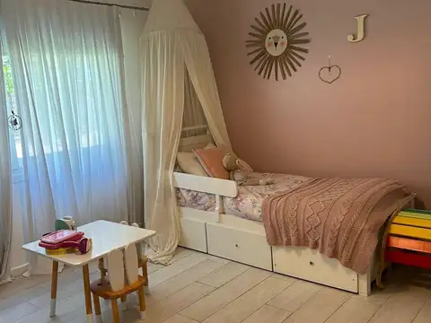 Casa en Alquiler Temporal con 3 cocheras