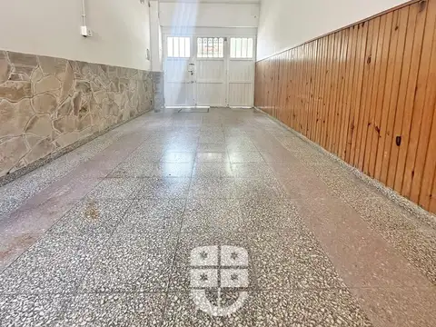 Del Valle Iberlucea 952