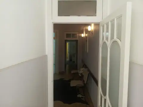 Oficina 4 ambientes con 2 baños