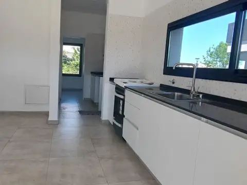 Casa de 5 ambientes en venta en Canton Puerto