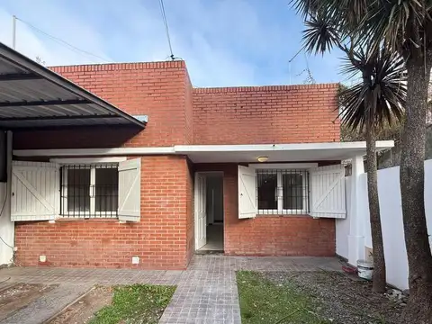 Casa en Alquiler en Hurlingham, $ 990.000