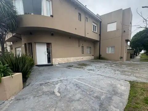DPTO 2 AMBIENTES CON ESPACIO DE COCHERA – PARQUE LURO
