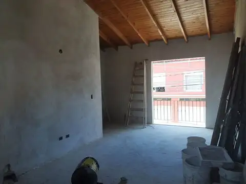 Venta de monoambiente  divisible c/balcón al fte