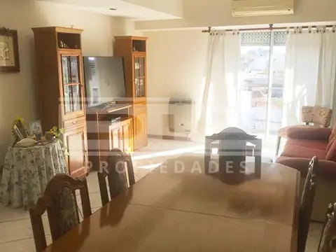 Ballivian al 2100. Entre Mariano Acha y Lugones