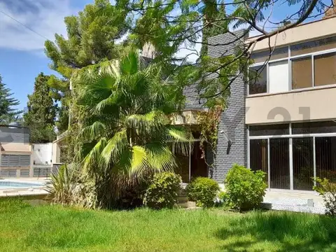 HERMOSA CASA DE CATEGORIA EN LA PUNTILLA
