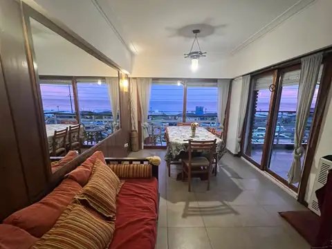 EDIFICIO FRENTE AL MAR