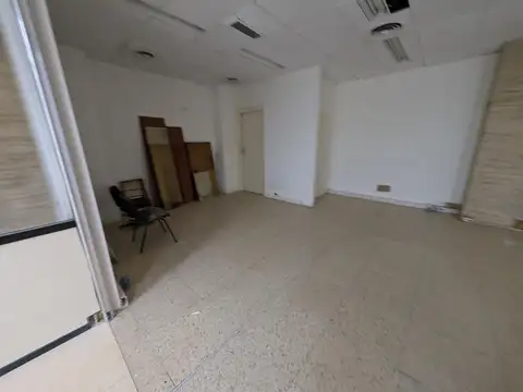 Excelente Local Apto Todo Rubro en Microcentro a Metros de Florida