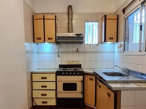 Depto Tipo Casa en Alquiler en Caseros, $ 500.000