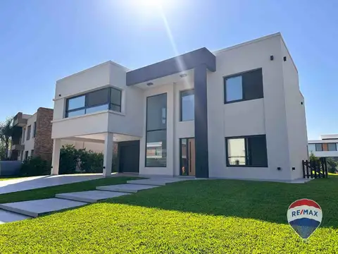 CASA EN VENTA 6 AMBIENTES EN CANNING TERRALAGOS 