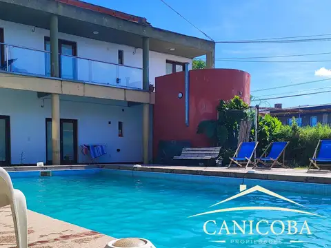 Av. Felix U. Camet al 2700