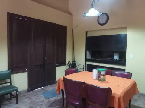 Casa 4 ambientes con 4 baños