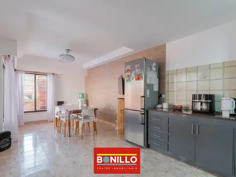 Casa 5 ambientes con 4 baños